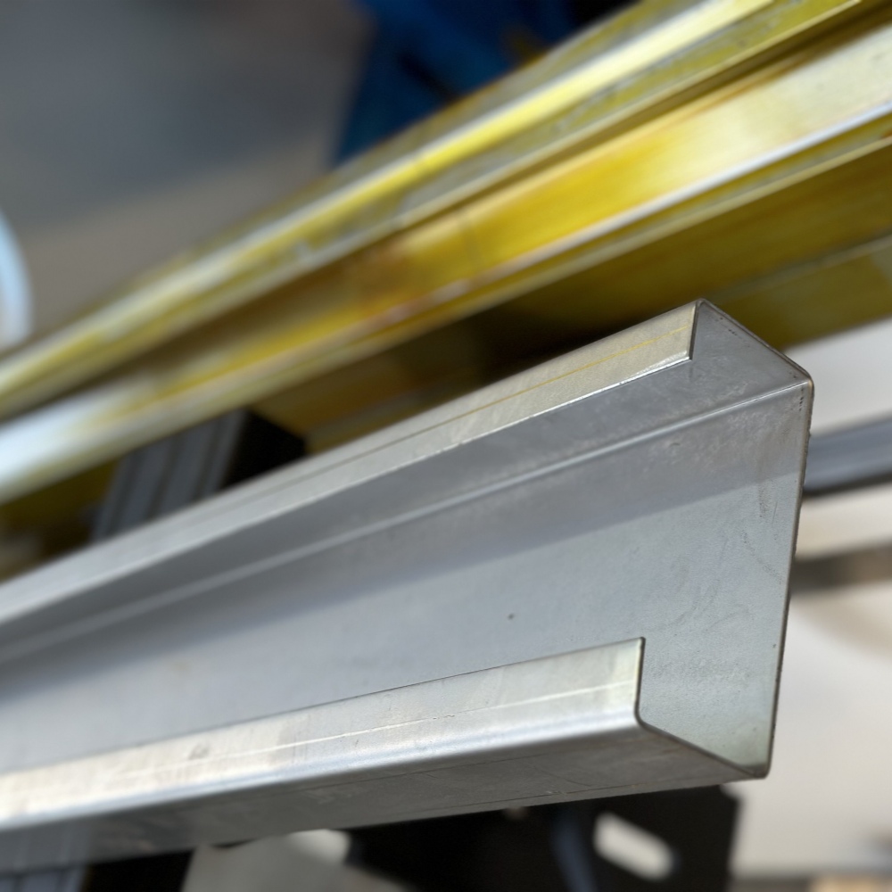 metal sheet bending machine