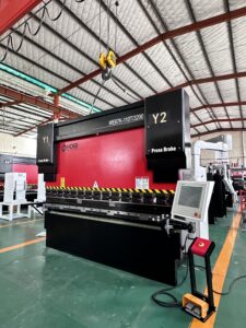 High-speed pump-controlled CNC bending machine